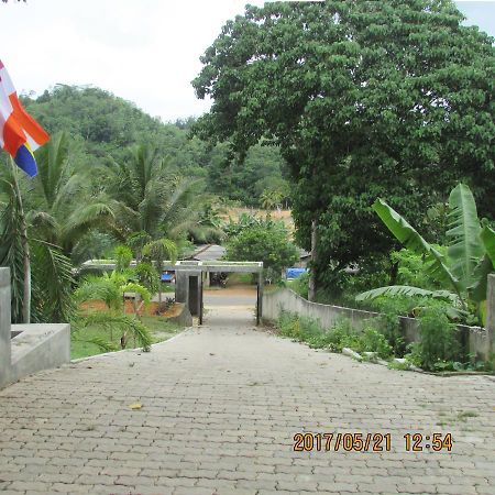 The Breeze Hotel Elpitiya  Extérieur photo