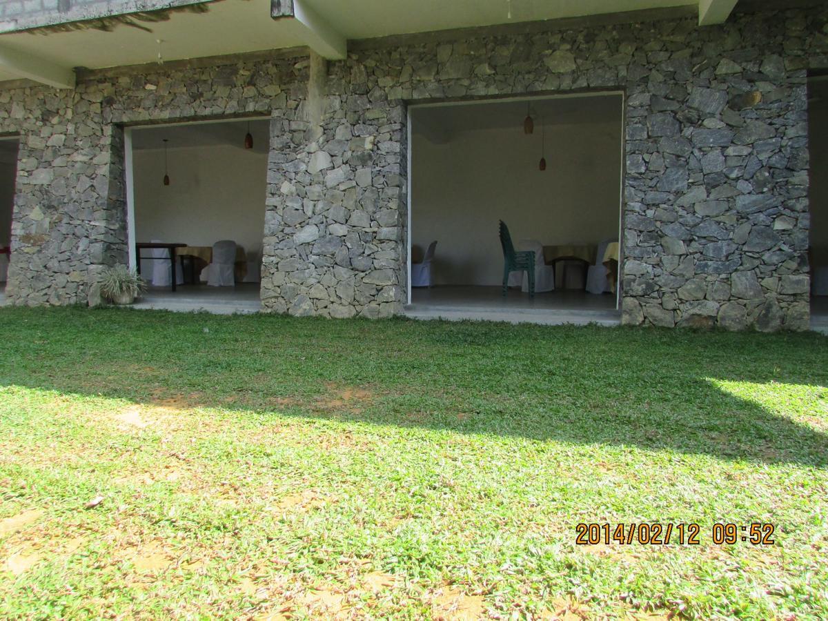 The Breeze Hotel Elpitiya  Extérieur photo