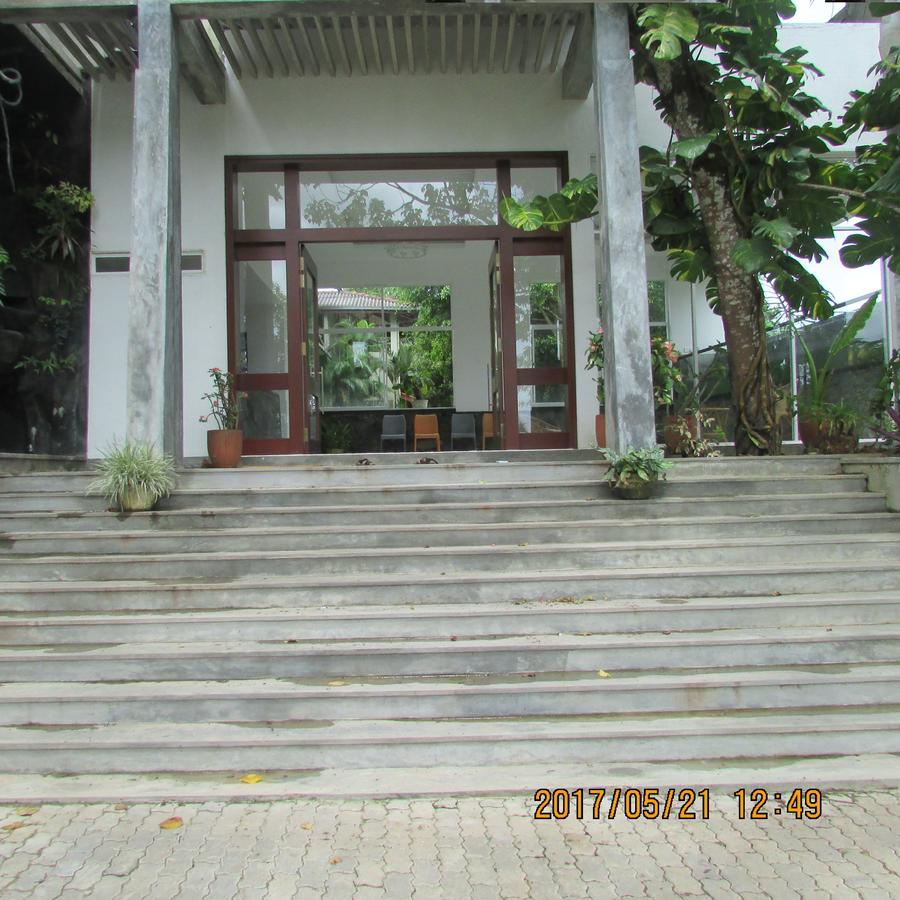 The Breeze Hotel Elpitiya  Extérieur photo